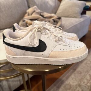 Nike White and Black Low-Top Sneakers